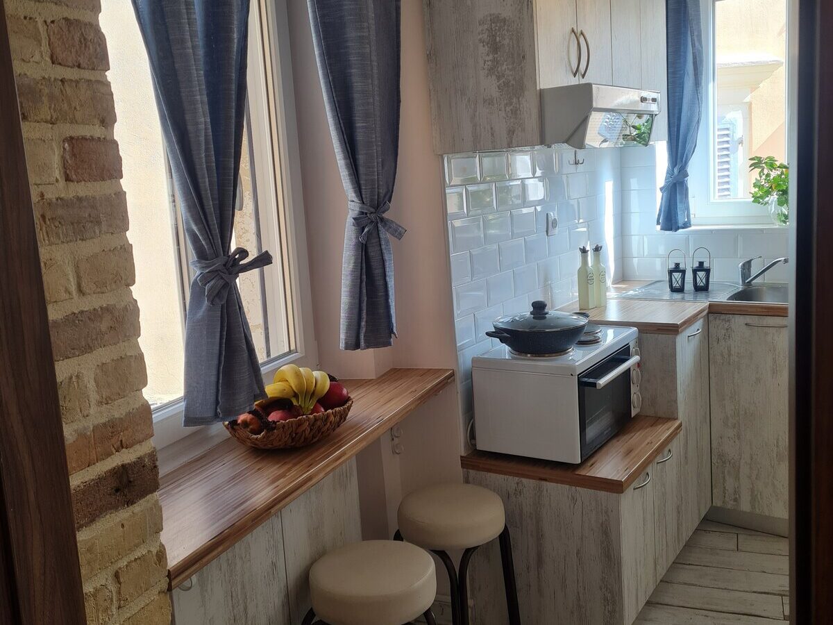 Fully equipped kitchen, Casa di Martha, Corfu Town Homes