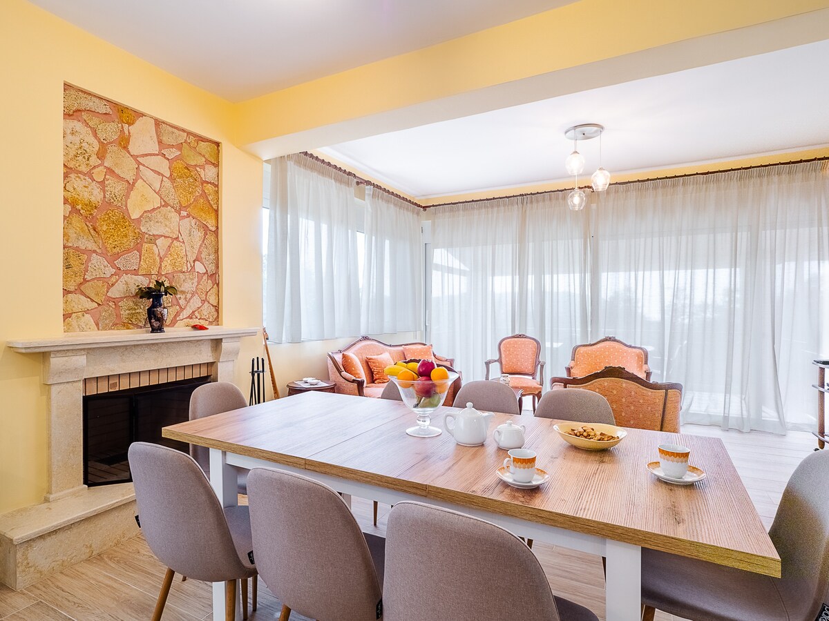Dining room, Villa Andromachi, Corfu Town Homes