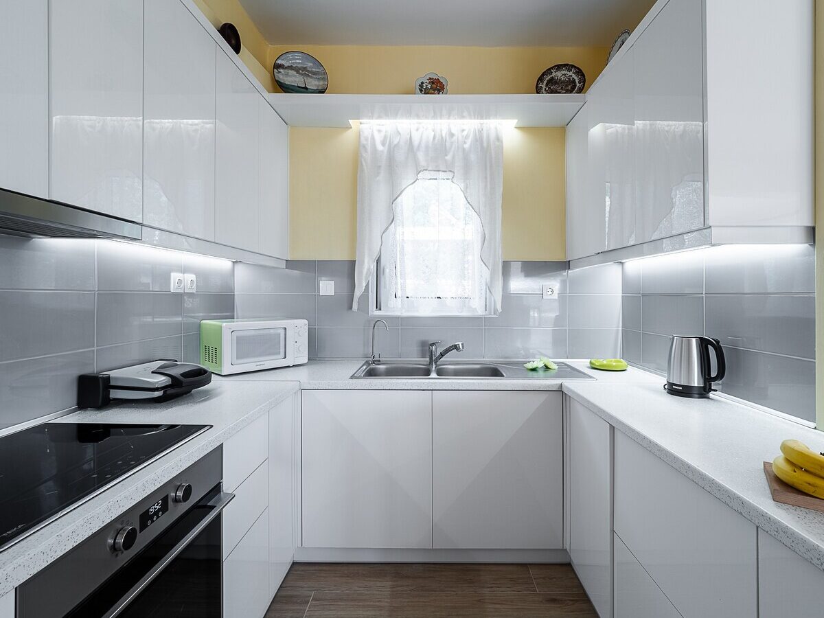 Fully equipped kitchen, Villa Andromachi, Corfu Town Homes