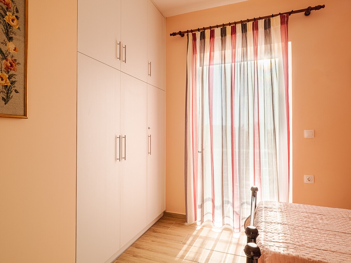 Double bedroom, Villa Andromachi, Corfu Town Homes