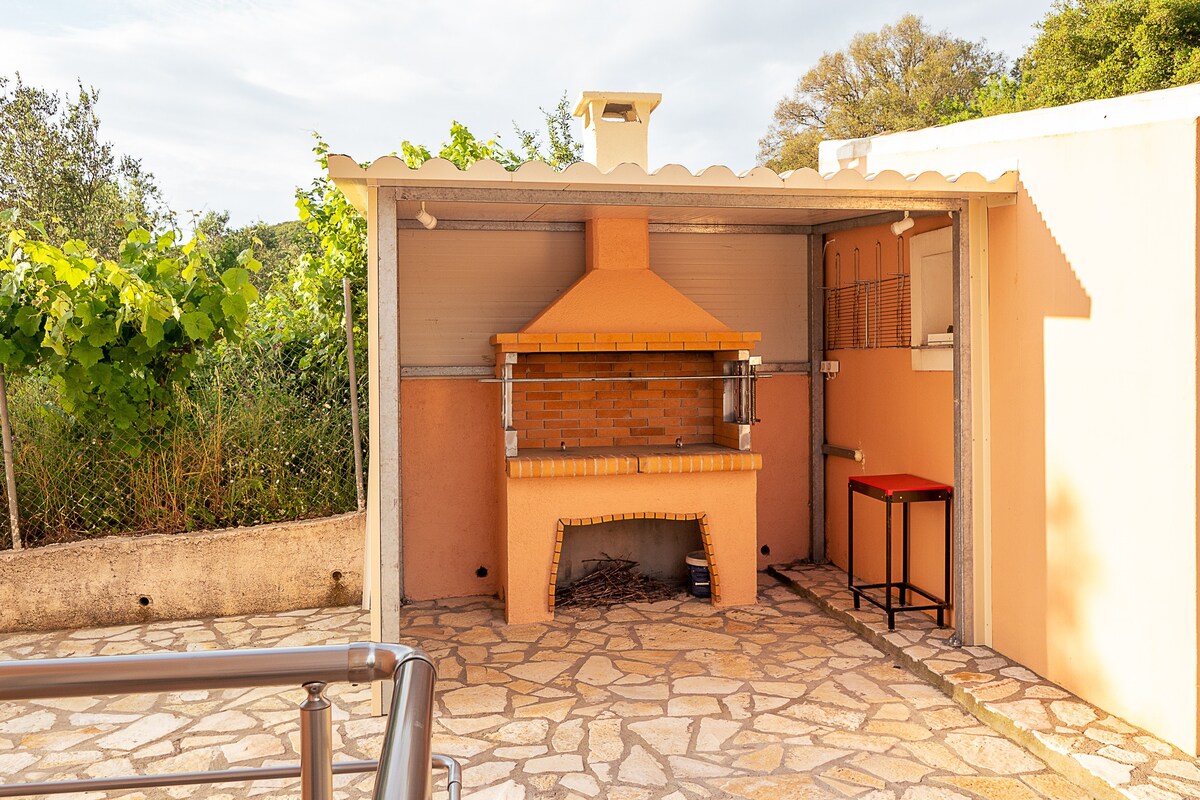 BBQ area, Villa Andromachi, Corfu Town Homes